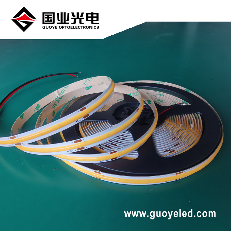 شريط LED 12 فولت 24 فولت