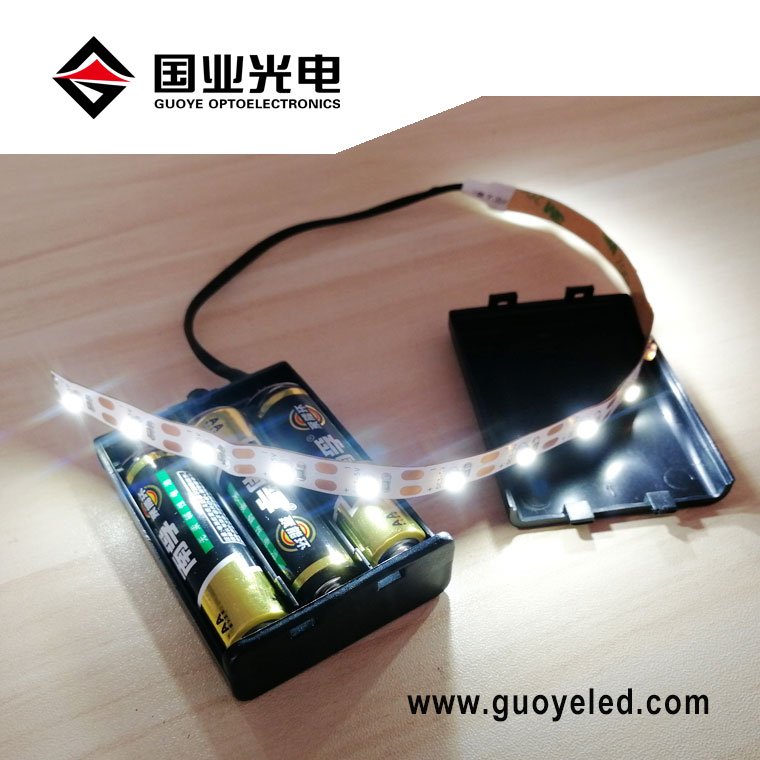 أضواء شريط LED للبطارية